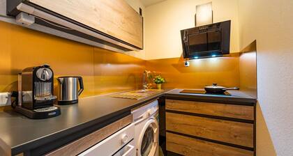 Close to Cologne fair, w/ balcony,Parking,Nexflix