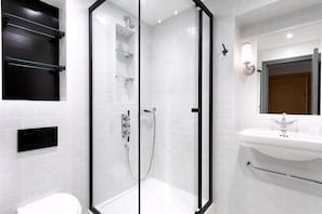 Apartment | Bathroom | Eco-friendly toiletries