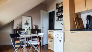 Apartamento básico, várias camas | Opções para refeição
