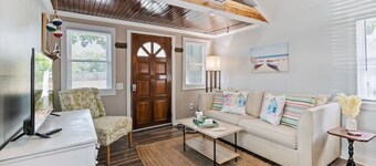 Romantic Nautical Hideaway!