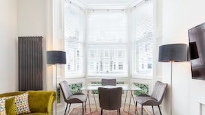 Unclassified image, 4 of 28, button - Charming Chelsea Flat (London)