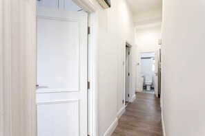 Basic Apartment, 2 Double Beds | Interior - Charming Chelsea Flat (London)