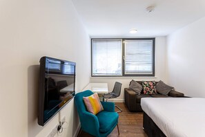 5 bedrooms - Bright Five Bedroom Flat in City Centre (London)