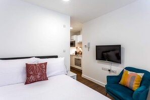 5 bedrooms - Bright Five Bedroom Flat in City Centre (London)