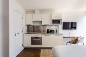 Private kitchen - Chamber Street Apartment 14 (London)