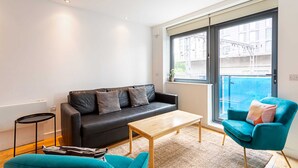 Basic Apartment, 1 Double Bed | Living room | TV - Tower Hill Residence II (London)