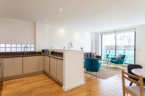 基础公寓, 2 张双人床 | 住宿内部