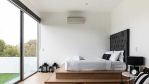 Basic Apartment, 2 Double Beds - Tower Hill Residence VI (London)