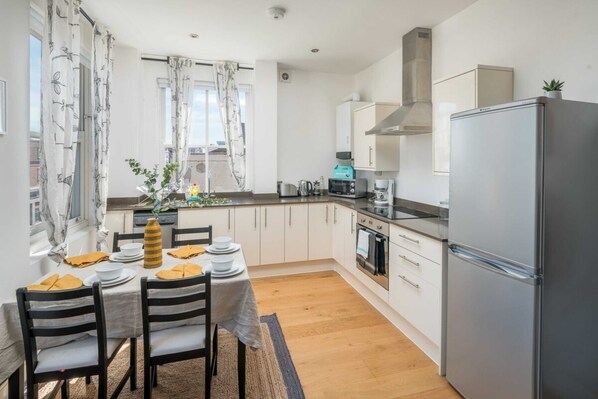 Basic Apartment, 2 Double Beds | Private kitchen