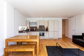 Apartamento básico, 2 camas de casal | Parte interna