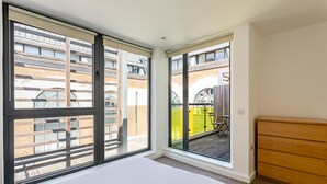 Basic Apartment, 2 Double Beds | 2 bedrooms, desk, laptop workspace, iron/ironing board - Tower Hill Residence VII (London)