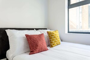 Room - Modern and Comfy East London Flat With Balcony (London)