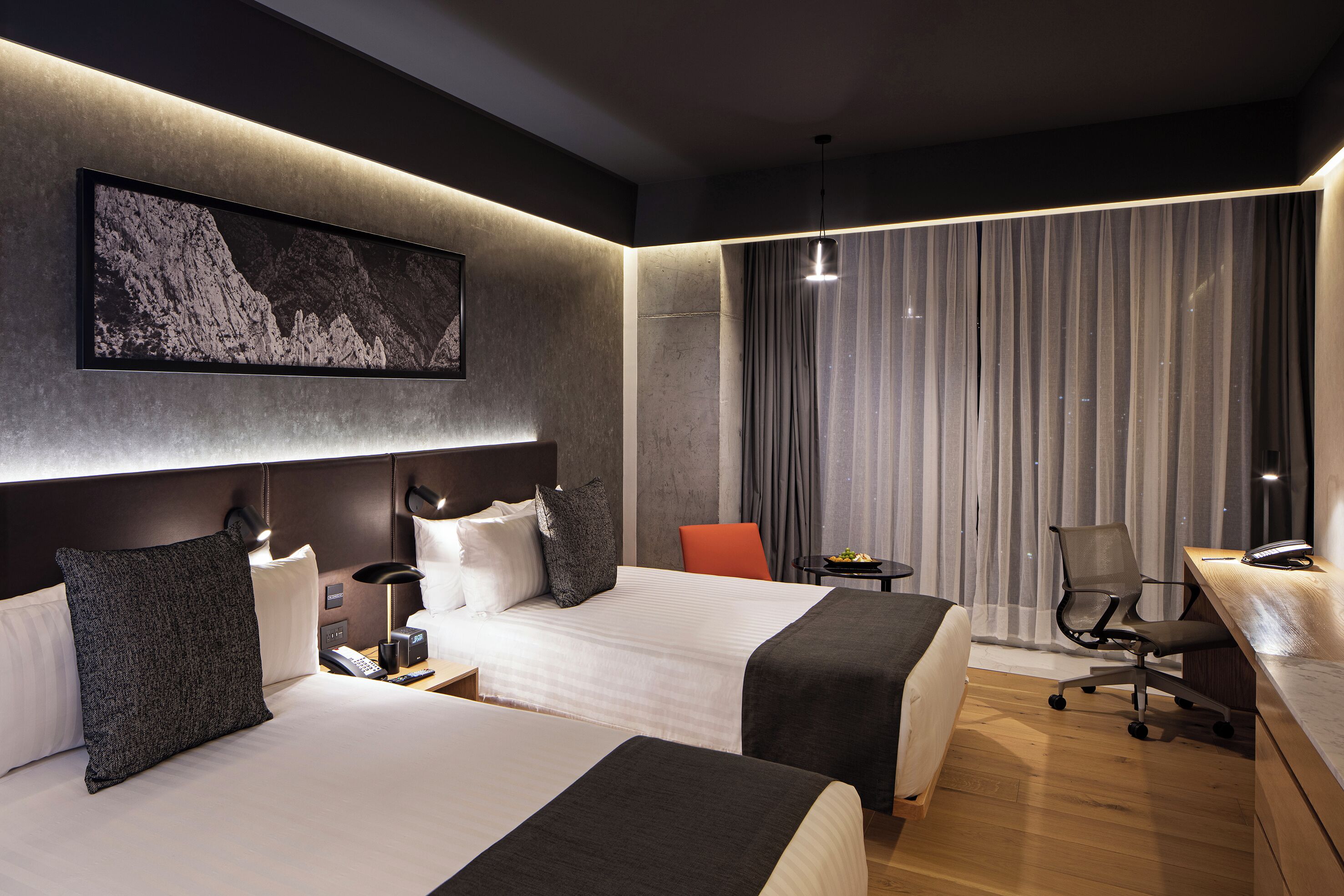 ميني بار ومكتب وواي فاي مجانًا