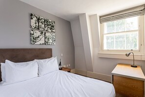 Interior - Holborn Flat With Green Views (London)