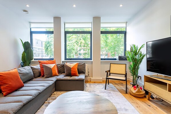 Exterior - Stunning Modern Apartment in the Heart of Holborn (London)
