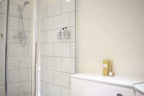 Bathroom - Fabulous Nine Elms Flat (London)