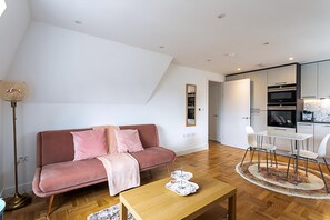 Apartment | Living room - Modern and Stylish Apartment in West Kensington (London)