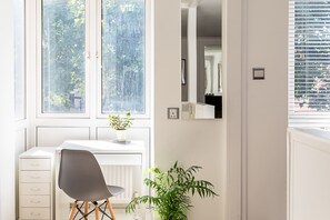 Interior - Bright & Cosy One-bed Apartment (London)