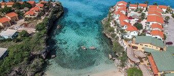 Lovely apartment in resort close to beach. Beautiful bay. Swimming pool.