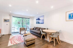 Basic-Haus, Mehrere Betten | Wohnbereich