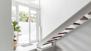 Basic Apartment, Multiple Beds | Interior - Bright Tideway Court Apartment (London)