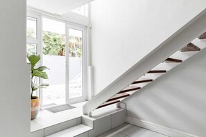 Basic Apartment, Multiple Beds | Interior - Bright Tideway Court Apartment (London)