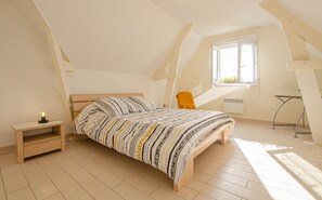 4 chambres, lit de bébé portatif, accès au Wi-Fi (inclus)