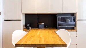 Basic Apartment, 1 Double Bed | Private kitchen - Marylebone Studio Flat (London)