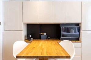 Leilighet – basic, 1 dobbeltseng | Eget kjøkken | Kjøleskap, mikrobølgeovn, ovn og kokeplater