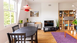 Interior - Amazing 2 bed Maida Vale Apartment w/ Patio (London)