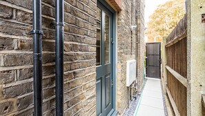 Exterior - Amazing 2 bed Maida Vale Apartment w/ Patio (London)