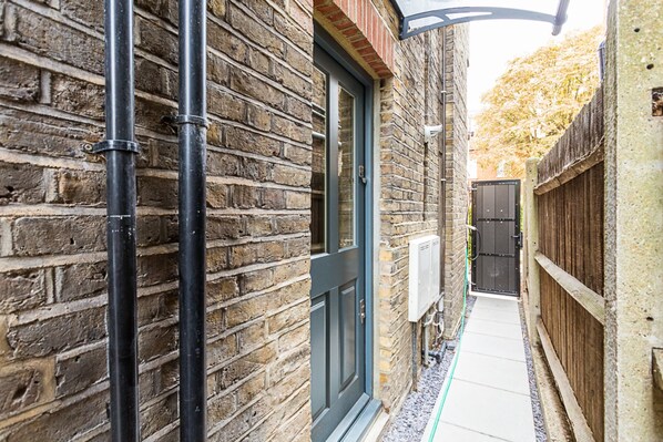 Exterior - Amazing 2 bed Maida Vale Apartment w/ Patio (London)
