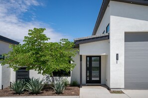 Exterior detail - Modern, Bright Spacious Home ~ (Peoria)