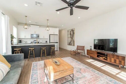 HiSTORIC DOWNTOWN HAMMOND CONDO 2 bed, 2 bath