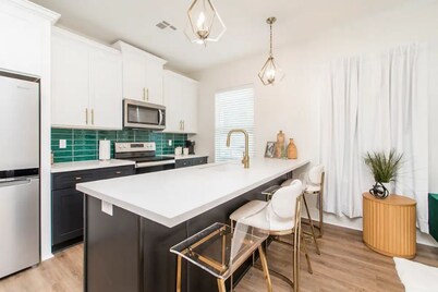 Downtown Hammond 2 bedroom, 2 bath newer condo