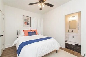 2 bedrooms, iron/ironing board, free WiFi, bed sheets