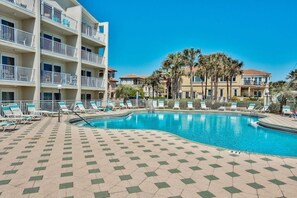 Outdoor pool, a heated pool - 🏝Stunning Retreat-Private Beach-Umbrella Service for 4 - Dog Friendly (Miramar Beach)