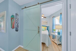 3 soverom, strykejern/-brett, reiseseng for barn og wi-fi (inkludert)