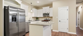Minutes from LSU, SU, & Downtown Baton Rouge!