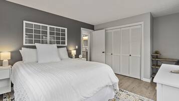 2 bedrooms, desk, free WiFi, bed sheets