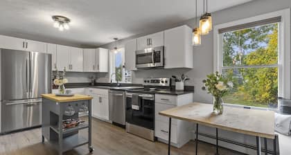 Entire Modern Chic Home in Windham