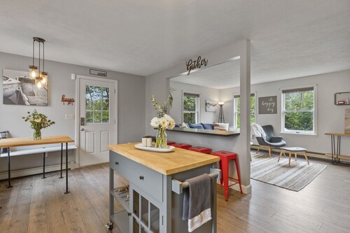 Entire Modern Chic Home in Windham