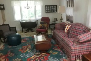 Een televisie en een dvd-speler