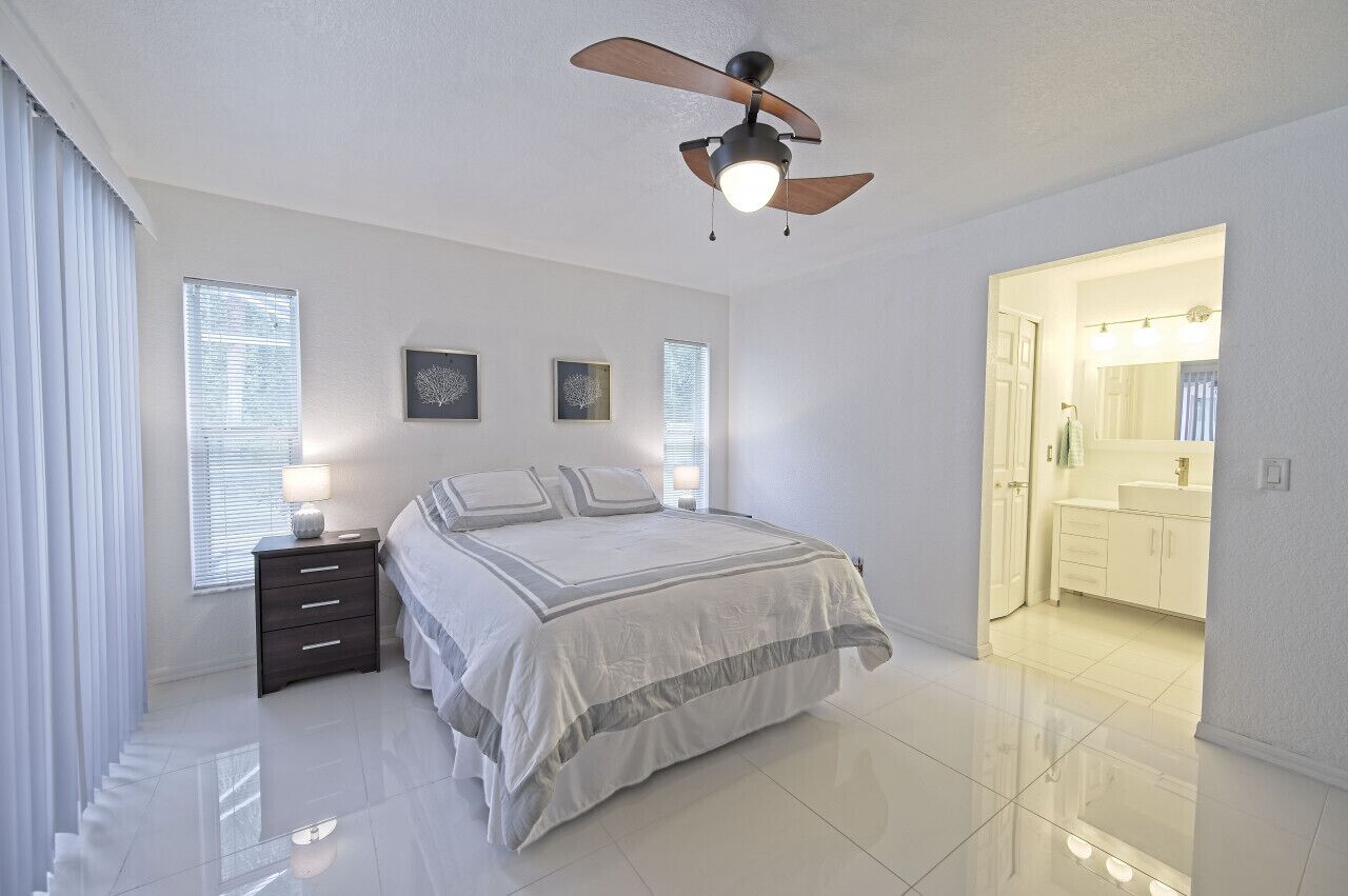 3 soverom, skrivebord, strykejern/-brett og wi-fi (inkludert)