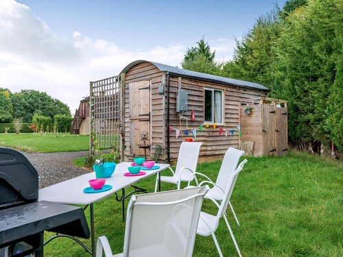 A lovely shepherd’s hut set in a quiet secluded part of the owner’s land.