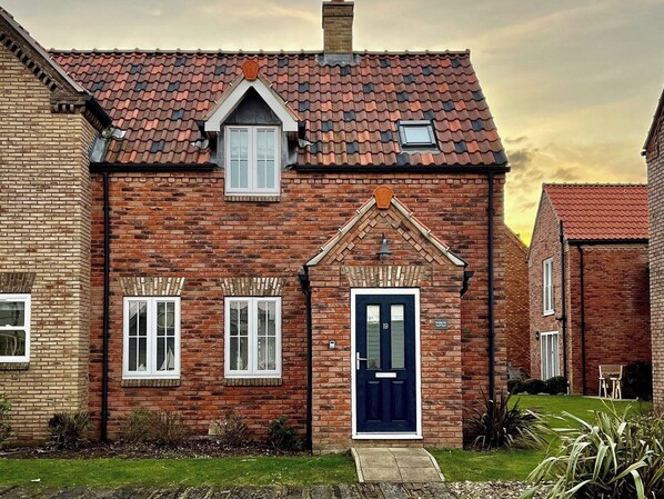Exterior - We just love the location of this holiday home. (Filey)