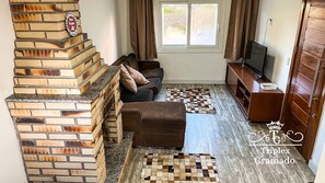 Smart TV, fireplace, books - Triplex House with 03 Suites, Cond in Centro Gramado (Gramado)