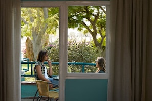 Family Room | Teres/patio