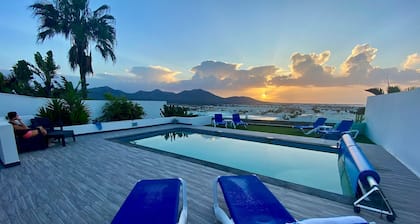 Luxury villa - with a heated pool, hot tub, sea views, aircon, WiFi, UK TV