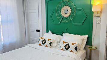 3 bedrooms, desk, iron/ironing board, travel crib